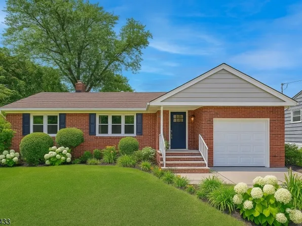 34 Carline Dr, Clifton City, NJ 07013