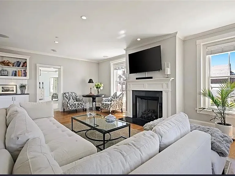 423 Hope St #D — Photo 4