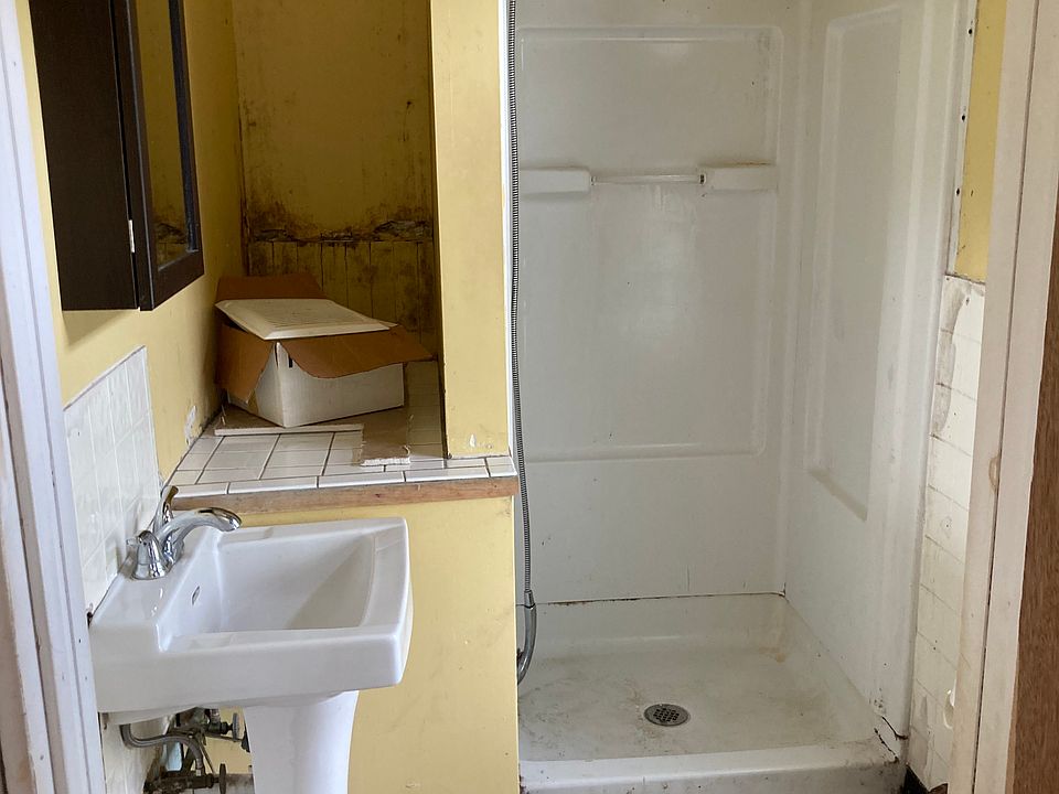 1st image of 90 Lasalle St Floor 2