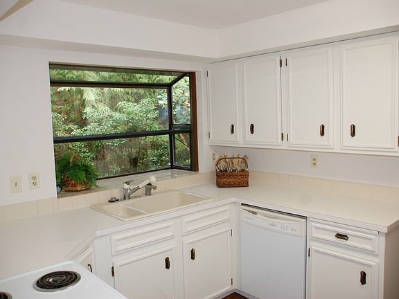 2nd image of 2301 NE Perkins Way Lake