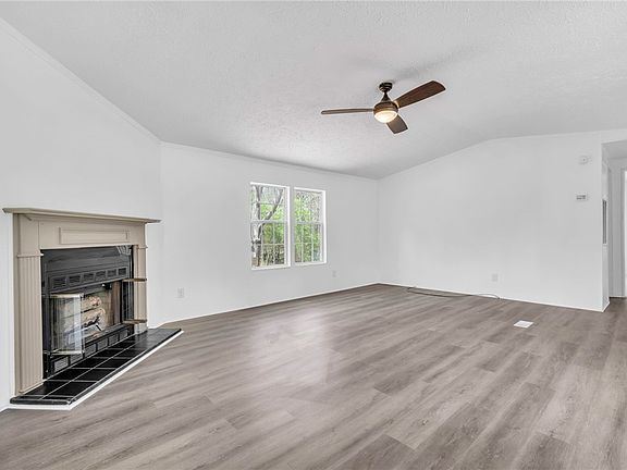 5th image of 67 Creekwood Dr