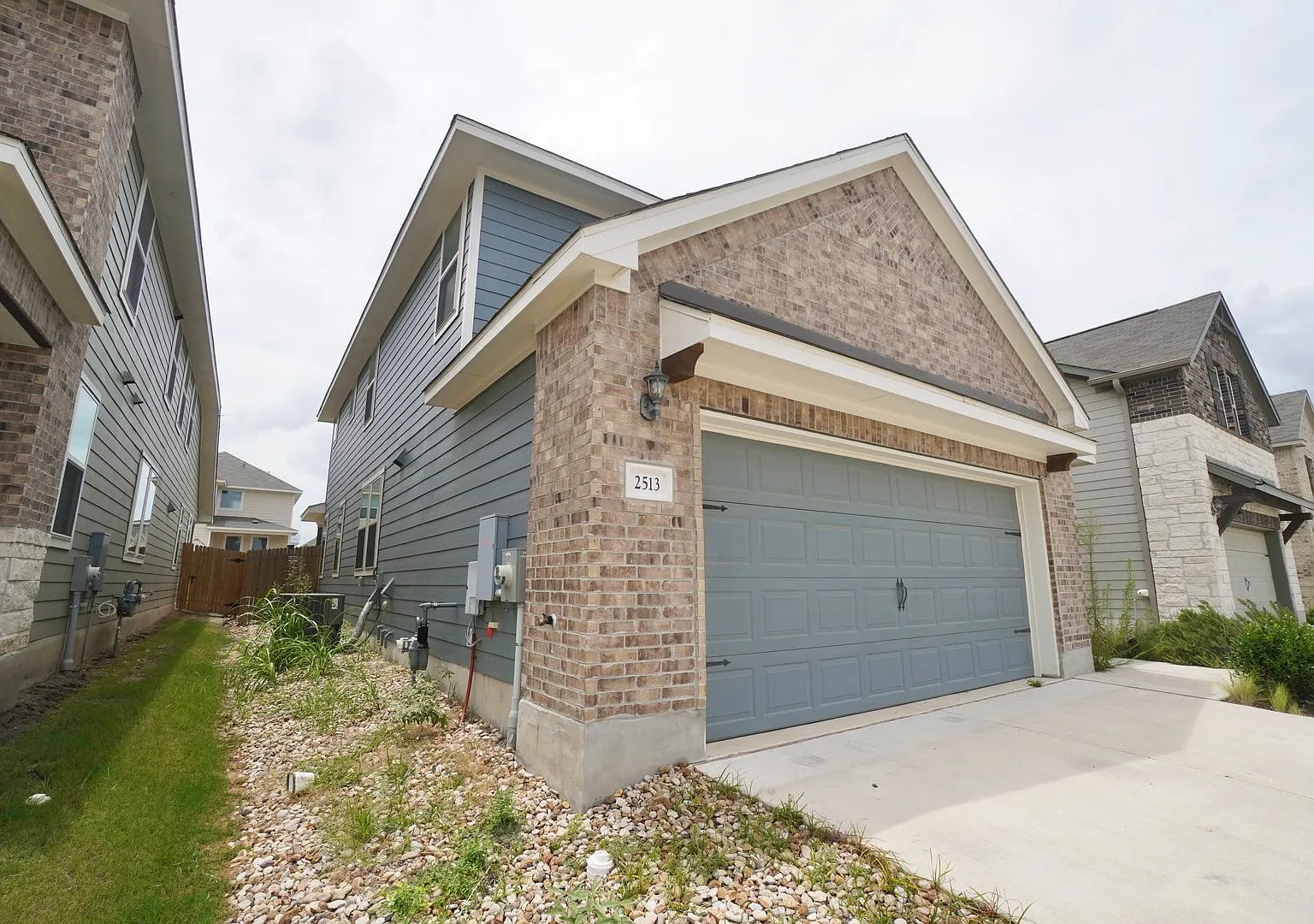 4 Bedroom, 2.5 Bathroom Home with 2-Car Garage in Leander! — Photo 2