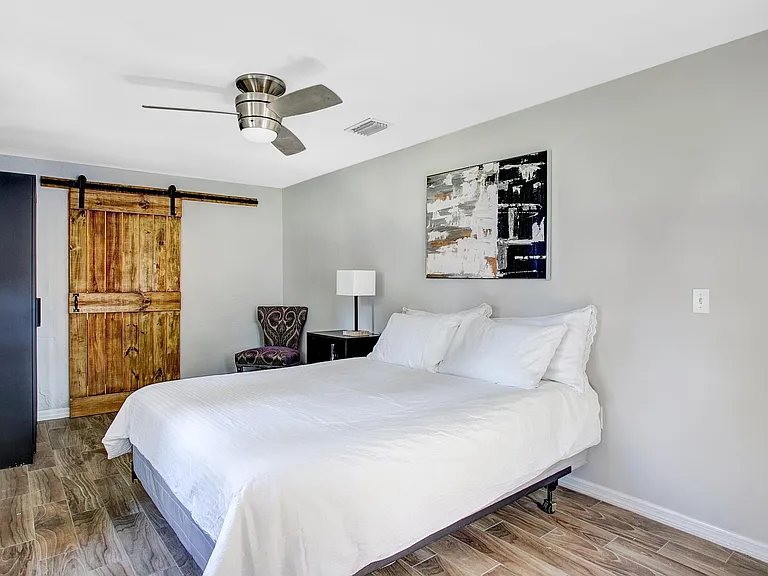 1010 W Grace St — Photo 14