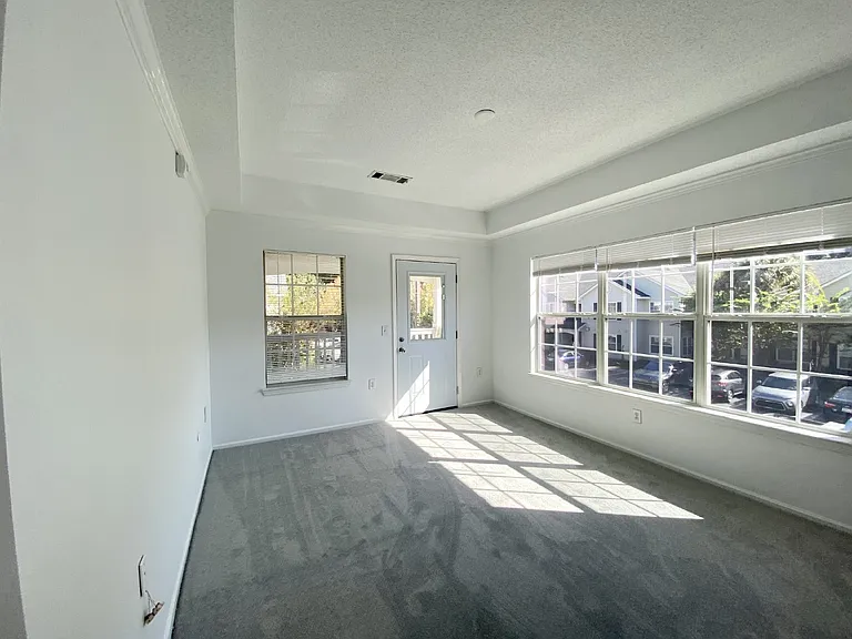 50 Pebble Beach Cv #D220 — Photo 8