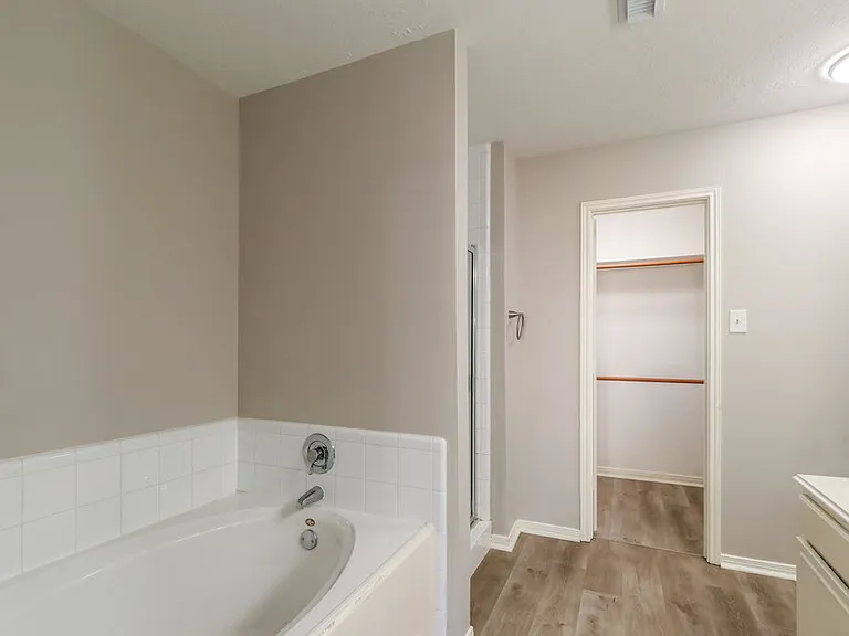 12080 La Salle River Rd — Photo 12