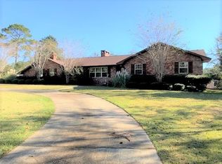 812 Meadowbrook Dr, Andalusia, AL 36420