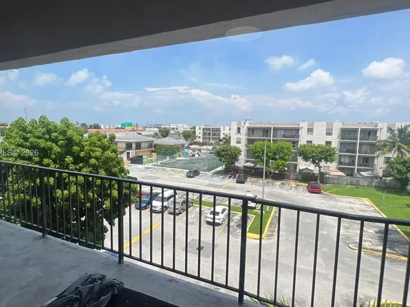 5625 W 20th Ave APT 404, Hialeah, FL 33012