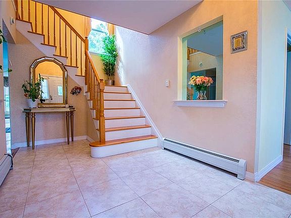 3rd image of 262 Shotwell Ave