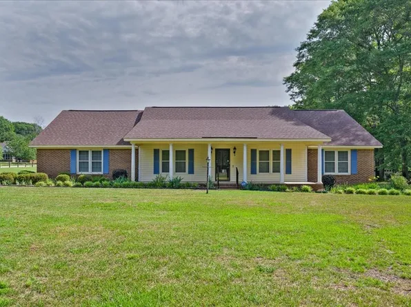 2625 Carriage Dr, Sumter, SC 29154