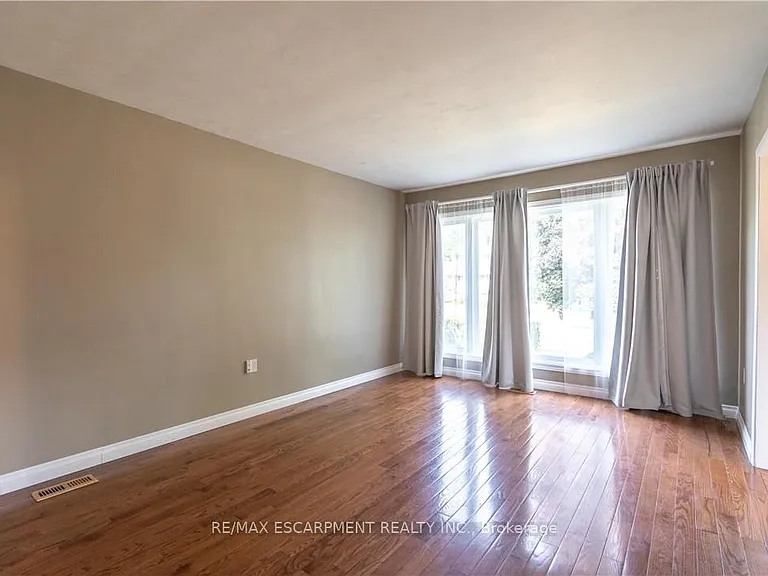 107 W 33rd St #1 — Photo 10