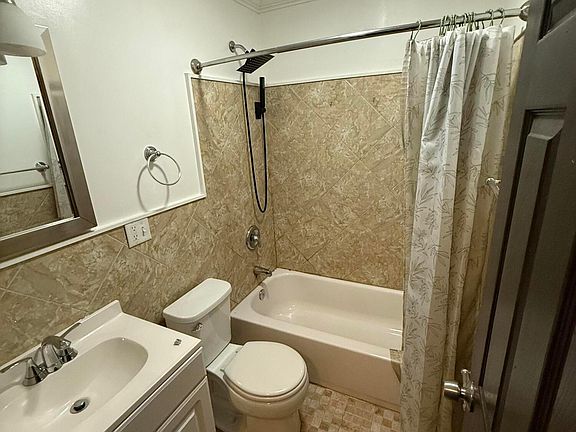 5th image of 4006 Halsey Pl