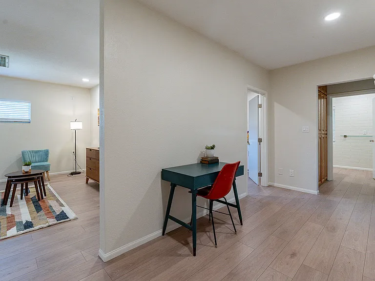 348 N Vine St #S — Photo 12