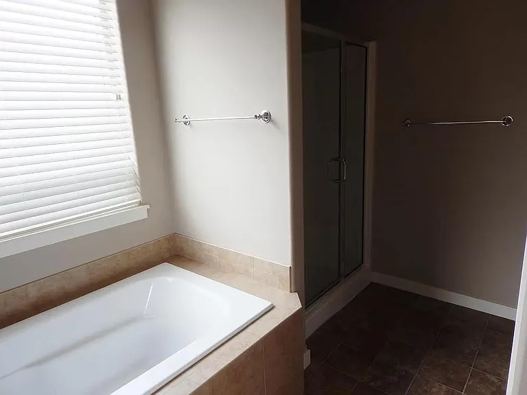 6344 NE Meadowgate Ct — Photo 11