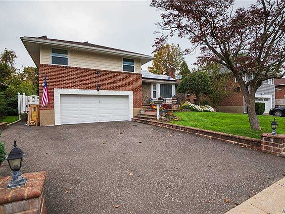3rd image of 72 Birchwood Park Dr