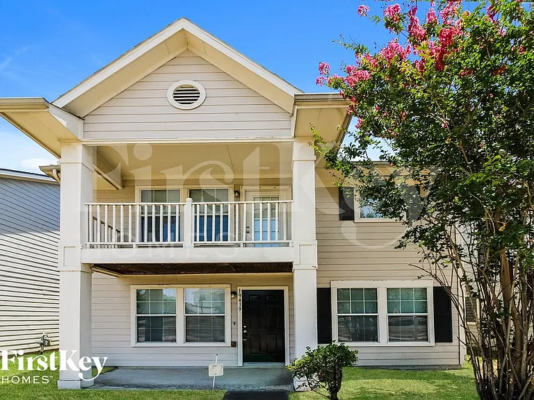 19419 Green Chase Ln — Photo 1