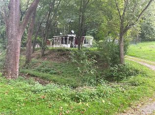 1541 Oak Grove Rd, Wellsville, OH 43968