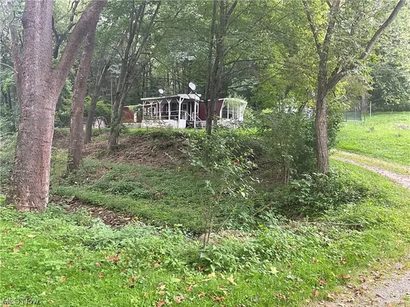 1541 Oak Grove Rd, Wellsville, OH 43968