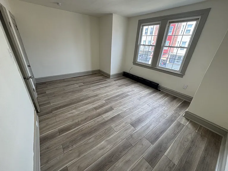 5852 Crittenden St — Photo 6