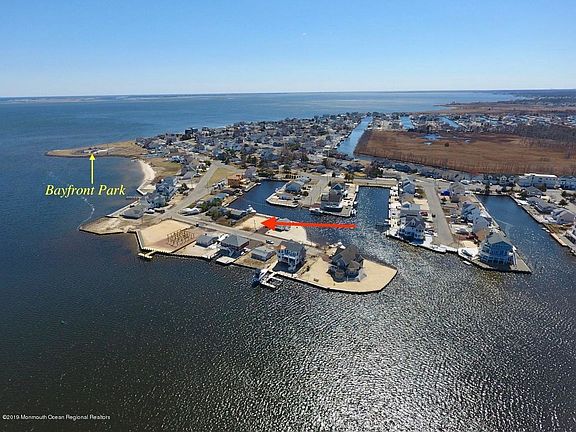 2nd image of 1409 Riverview Dr