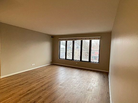 4th image of 75 6th Ave APT 205