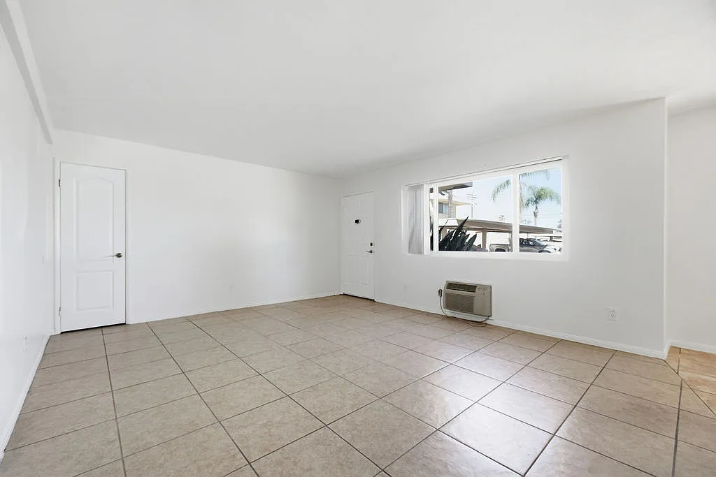 2 bed, 925 sqft, $2,900 — Photo 1