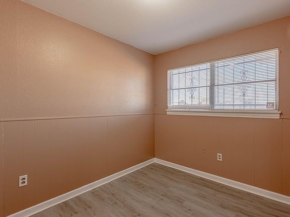 Dining Room (1/2)
