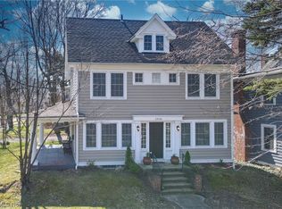 2936 Hampshire Rd, Cleveland Heights, OH 44118