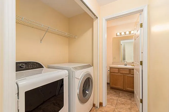 5873 Villa France Ave — Photo 14