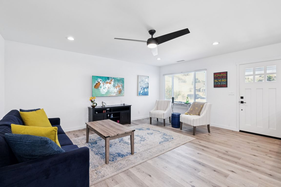 next background image