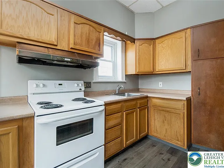 164 W Main St #HOUSE — Photo 4