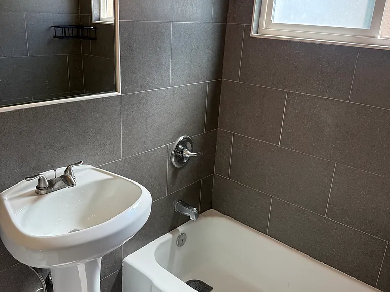 536 W Amerige Ave #C — Photo 4