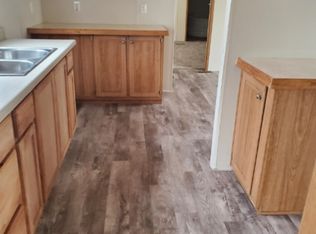 124 Parkway Dr, Chickasha, OK 73018