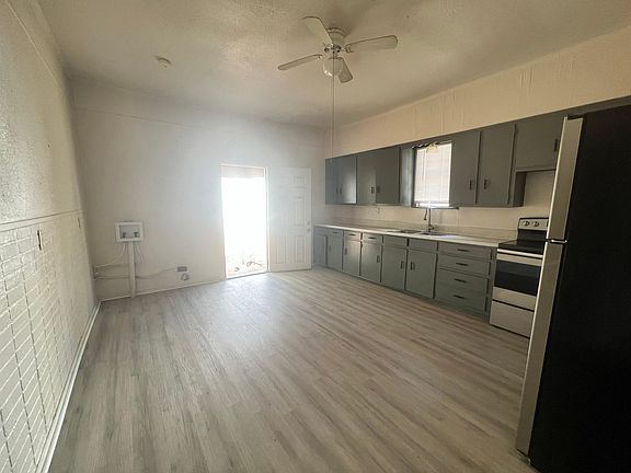 Kitchen with laundry hookups