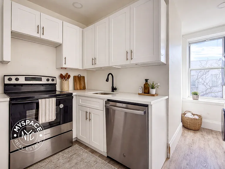 1176 Nostrand Ave #4R — Photo 1