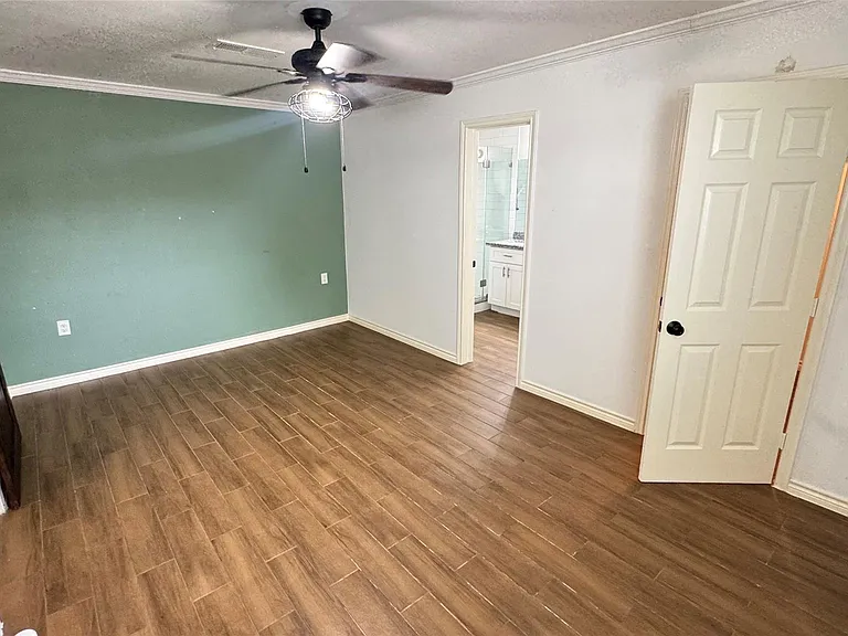 221 Hyta St — Photo 12