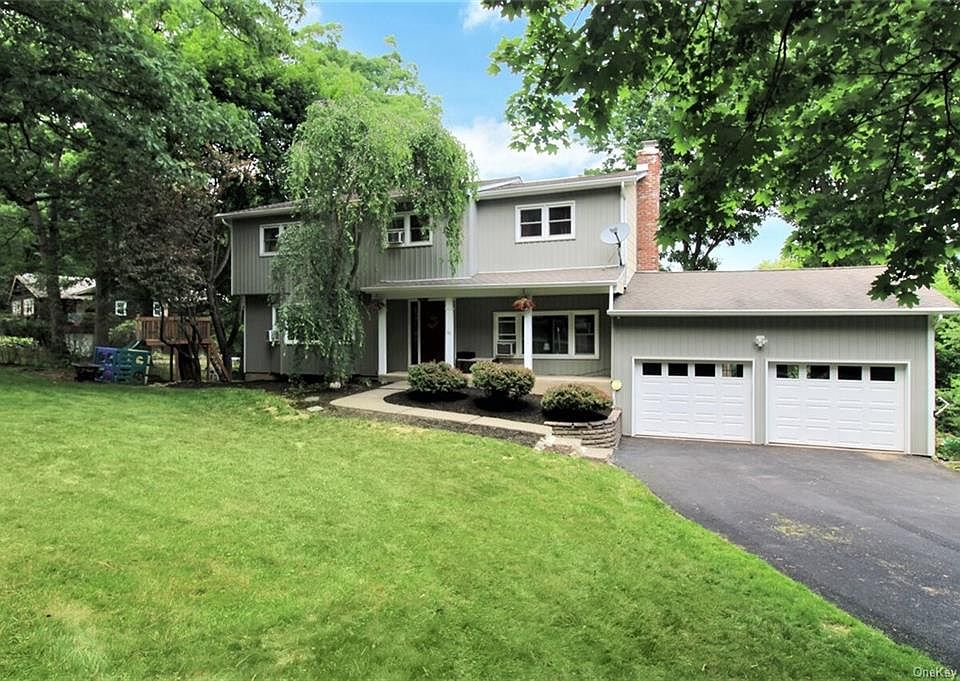 1st image of 28 Dogwood Dr