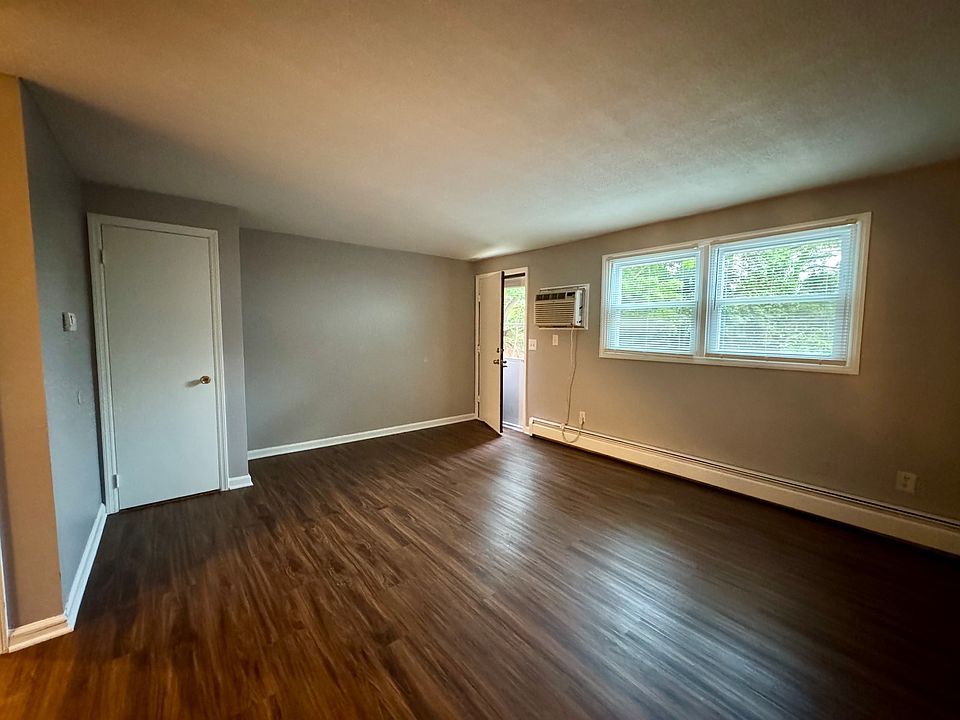 2nd image of 1370 Highland Ave APT 11