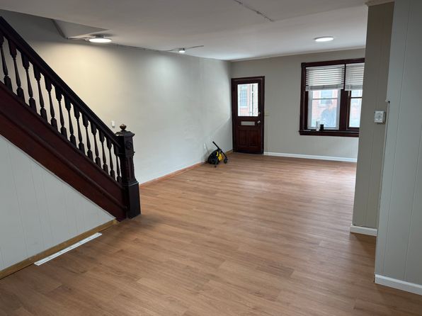 104 Race St
