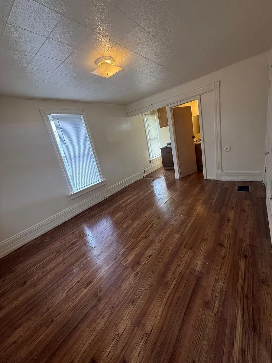 Building Photo - 1561 S 9th St #3