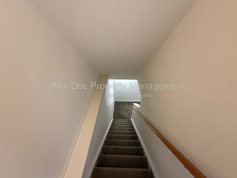 219 Merrill Ct — Photo 14