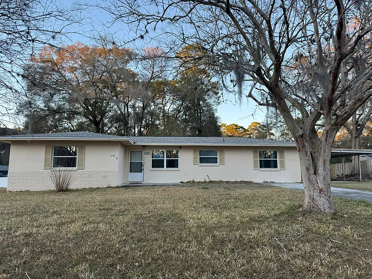 308 Violet Ln — Photo 3