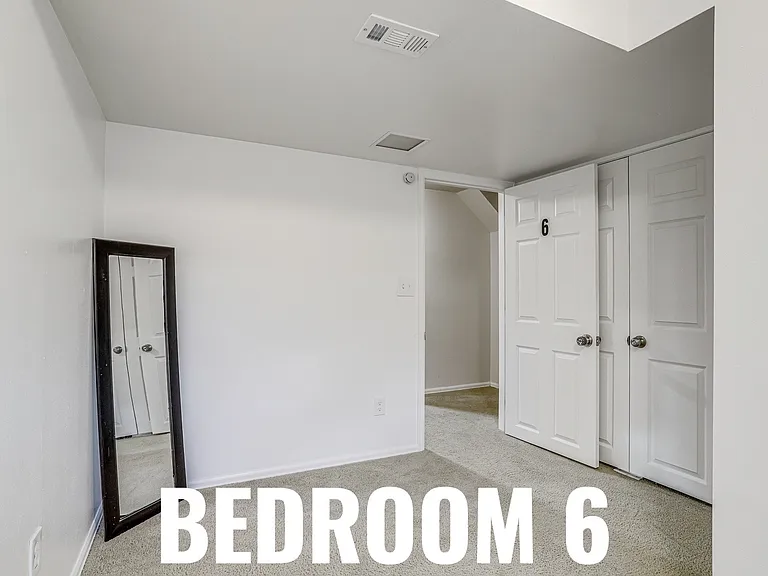 2860 S Golden Way #6 — Photo 2