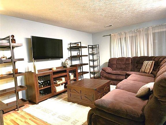 5th image of 3160 Bay Landing Dr