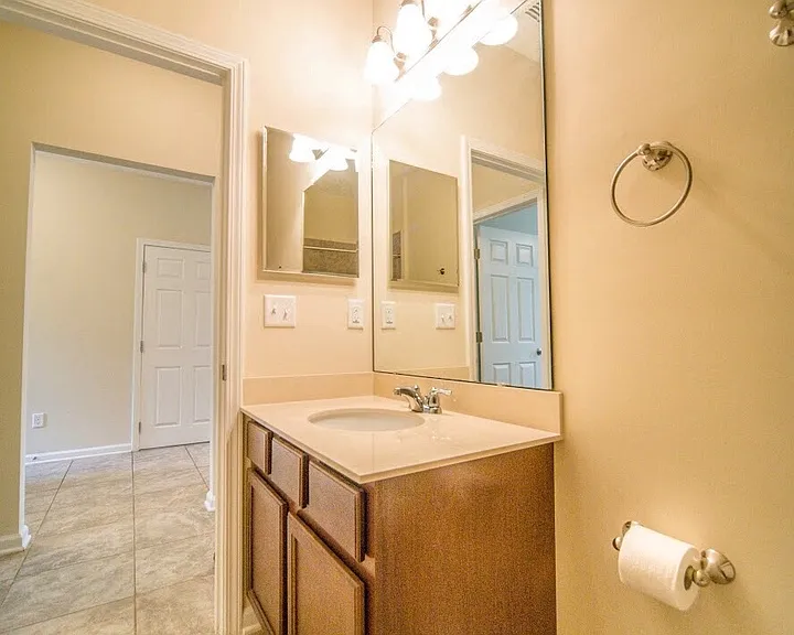 11733 Lake Bend Cir — Photo 21