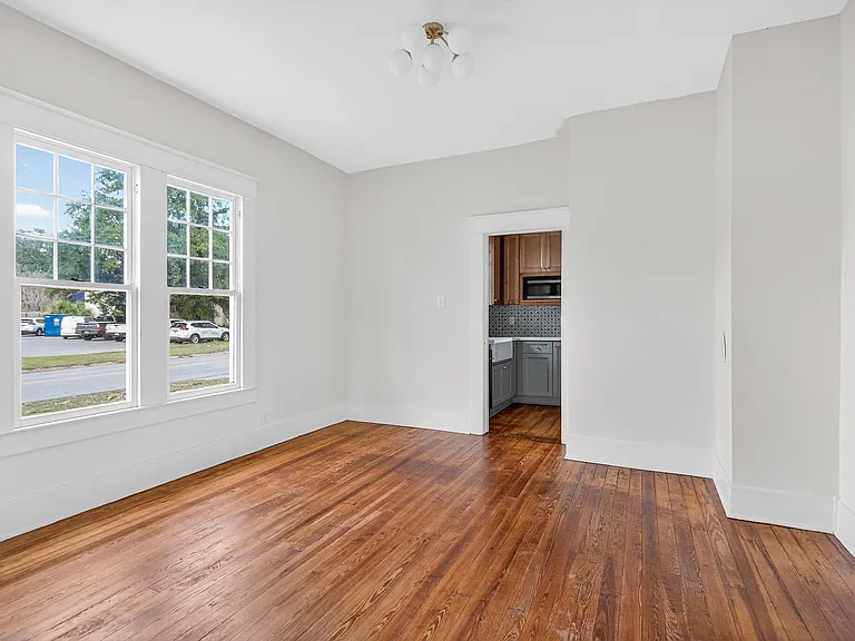 1420 N 9th Ave — Photo 11