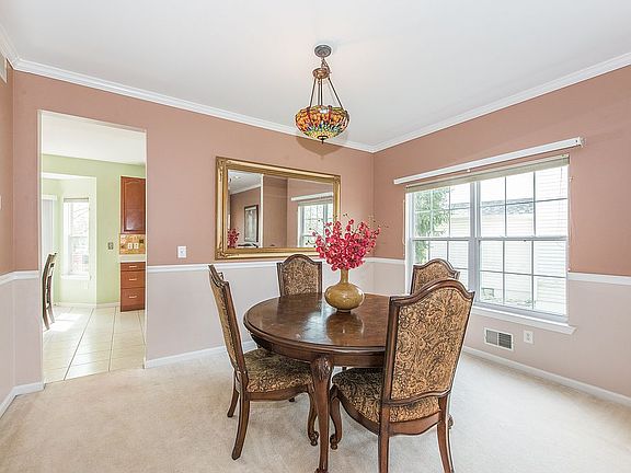 4th image of 26 Francis Dr