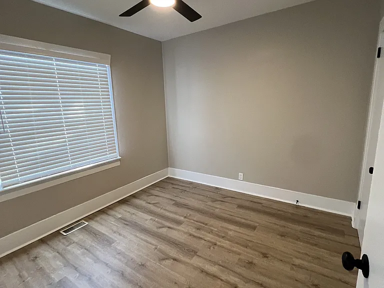 724 Custer St #1 — Photo 4
