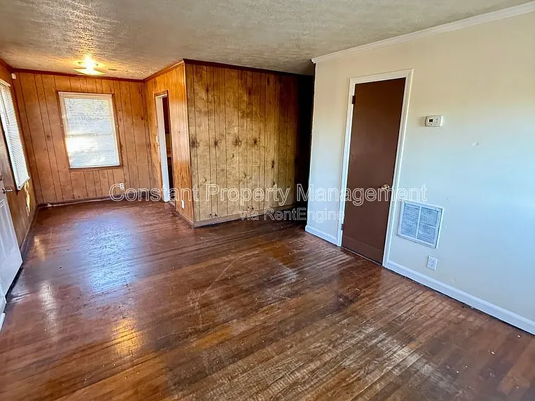 202 Realty St — Photo 5