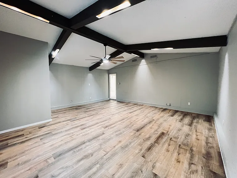 2102 Richwood Dr — Photo 14