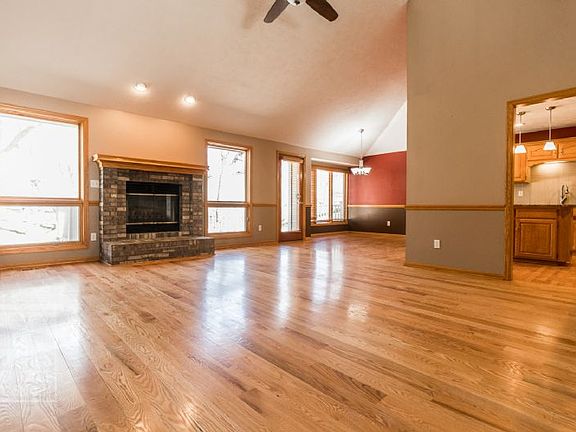5th image of 22850 Forrester Ln